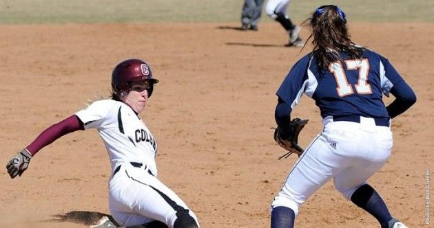 Softball 2-2 In Two Doubleheaders Against Holy Cross