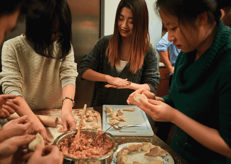 Global Kitchen Brings Students Together Through Sharing of Ethnic Food