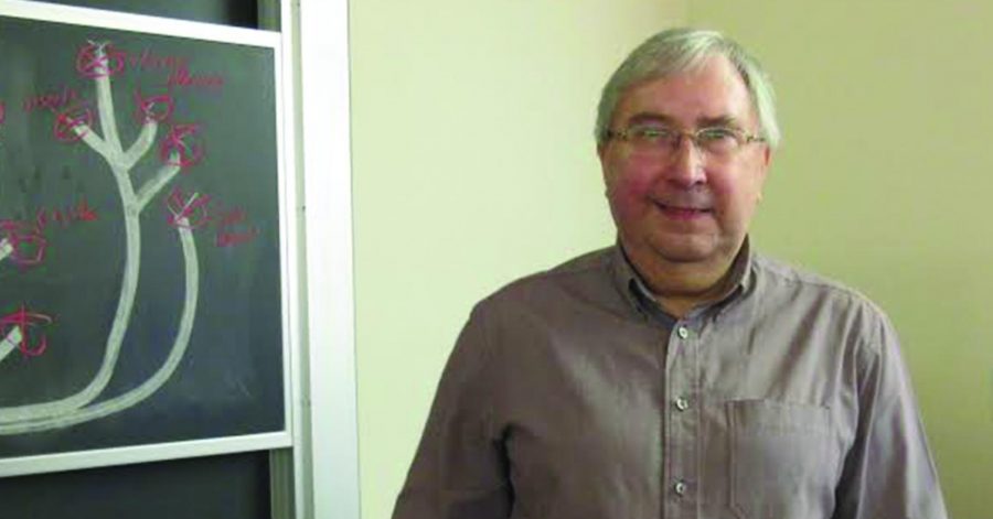 Professor David Andrews lectures Colgate students on the mysterious world of photons.