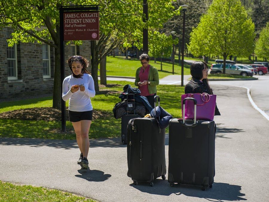 TRAVELER TESTING: As students prepare for fall break travel, the University re-opens ’worried-but-well’ testing options upon departure and return.