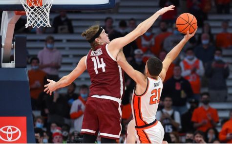 UPSTATE UPSET: Colgate Men’s Basketball scored 100 points in the Carrier Dome to defeat Syracuse for the first time since 1962.