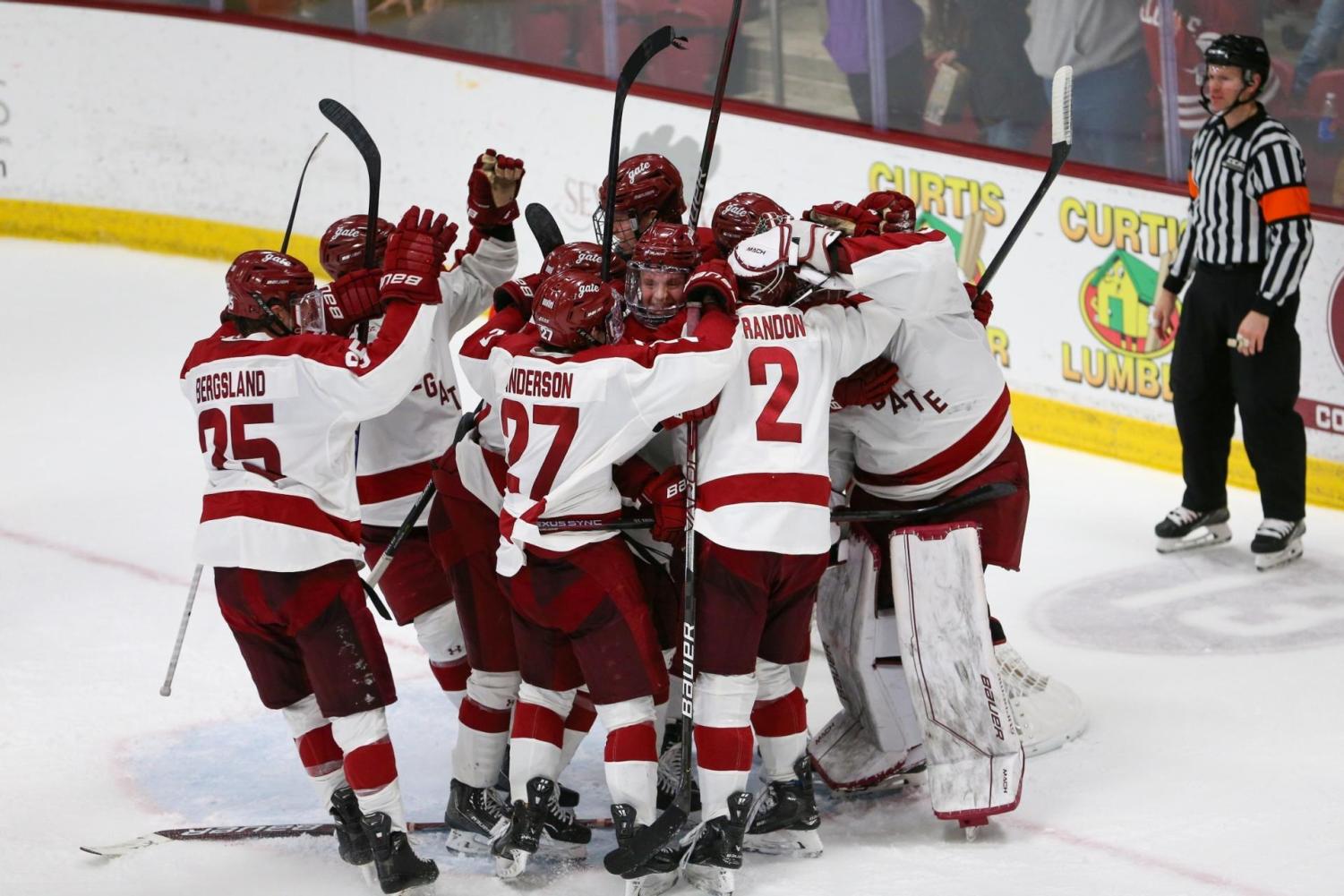 Women's Ice Hockey Falls to Quinnipiac in Season Opener - University of  Maine Athletics