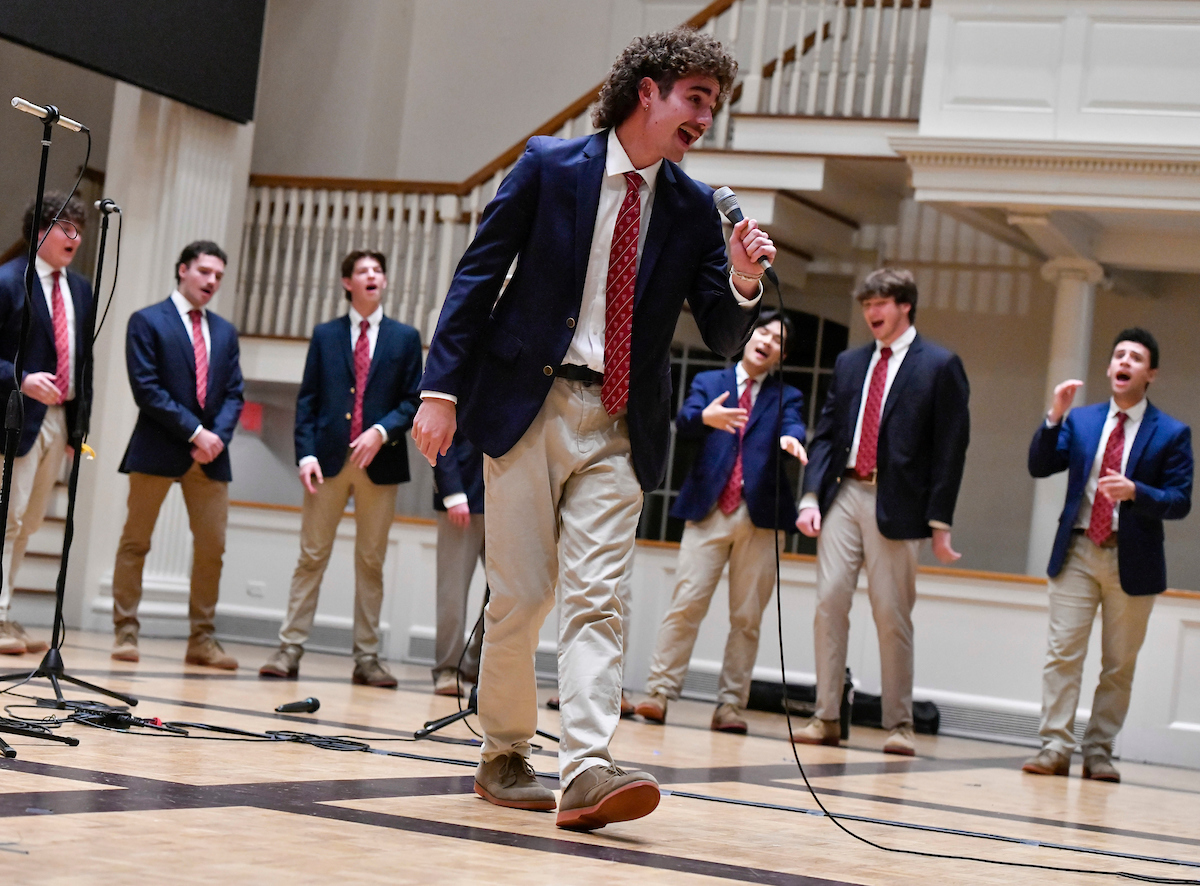 A Cappella Groups Harmonize for Family Weekend