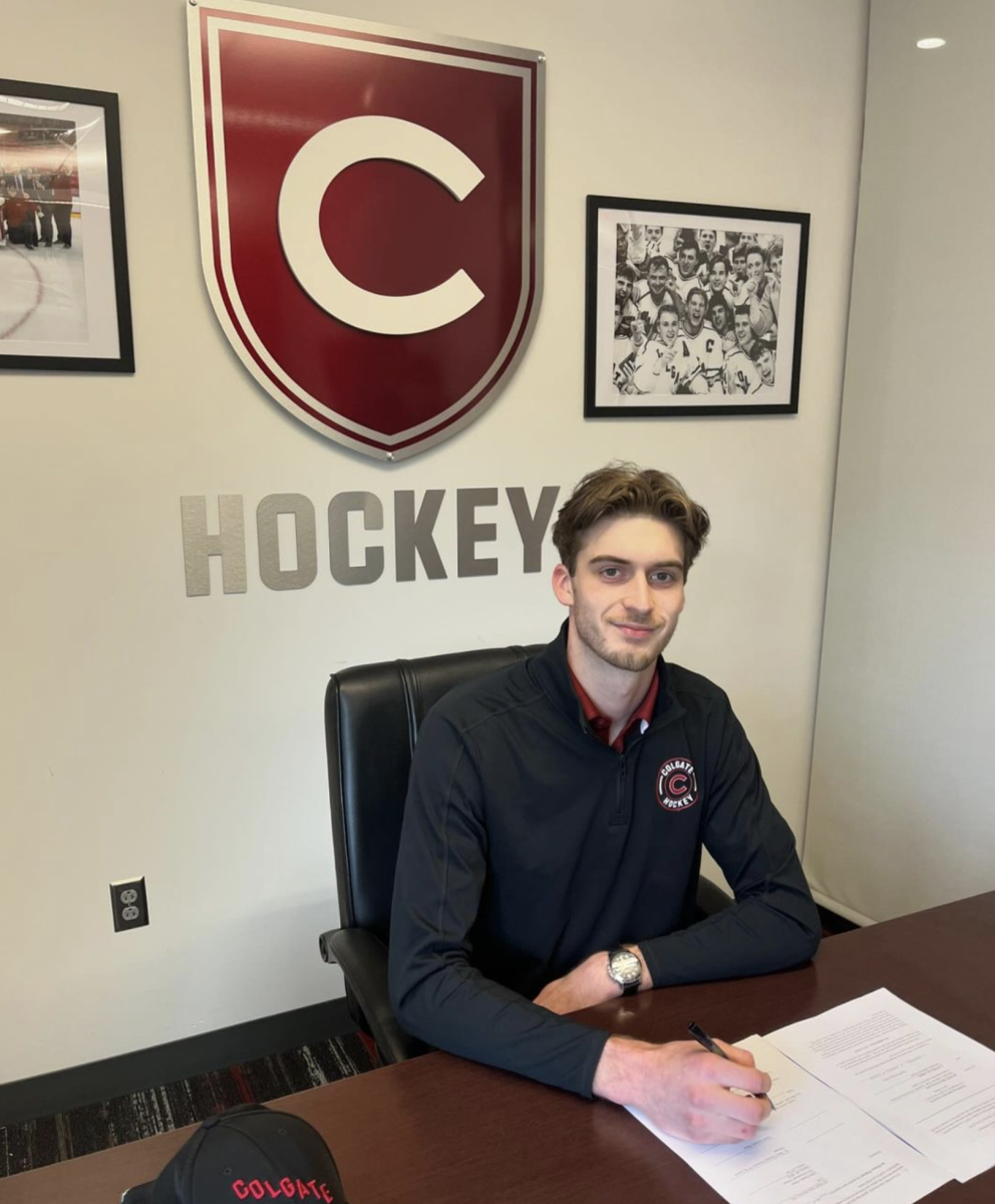 Colgate+Goaltender+Carter+Gylander+Signs+NHL+Entry-Level+Contract+With+Detroit+Red+Wings