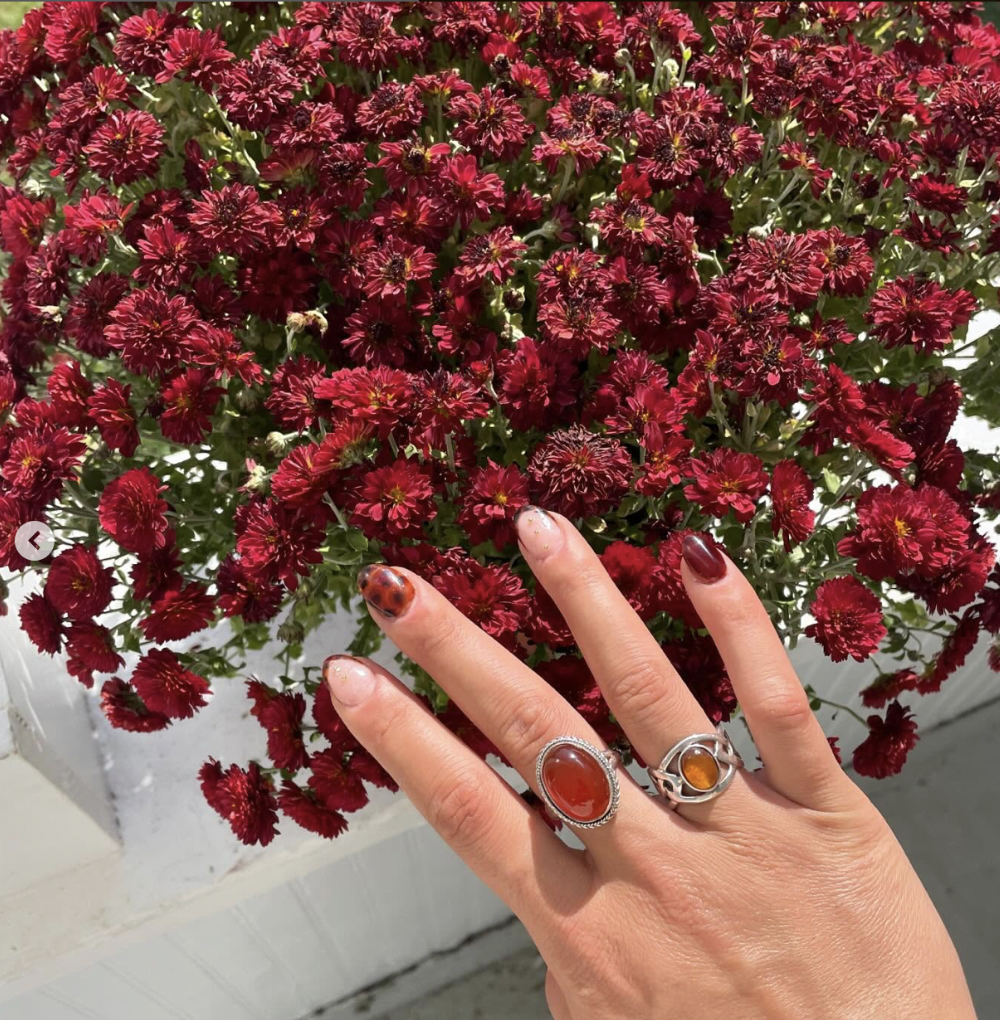 @fatcatnailss / Instagram
