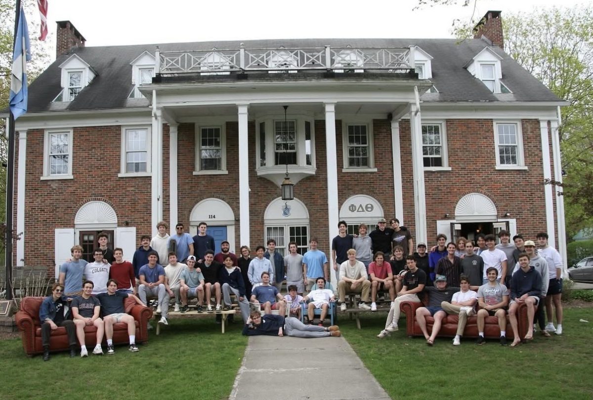 Instagram / @colgatephidelt